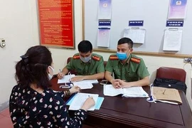 Hai người bị triệu tập vì đăng thông tin sai sự thật về Covid -19