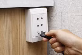 Cha phát hiện con trai bị điện giật tử vong trong đêm