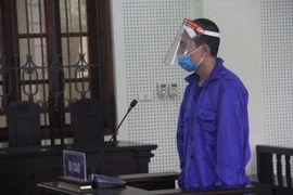 Mang theo vợ con làm bình phong để bán ma túy