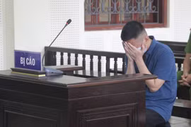 Nổi máu ‘anh hùng’ bênh bạn gái, người đàn ông đâm chết người