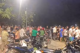 Tìm thấy thi thể người đàn ông đâm vợ, phóng hỏa đốt nhà hàng xóm vì ghen