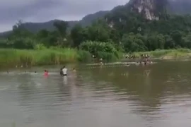 Anh trai cứu em gái, cả hai đuối nước thương tâm