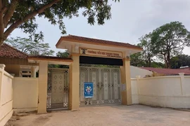 9 học sinh đau bụng, buồn nôn khi uống nước phát miễn phí 