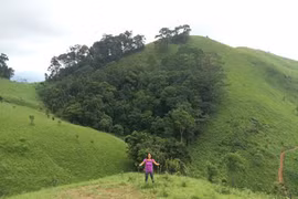 Đừng đùa với đàn bà đẹp Tà Năng…