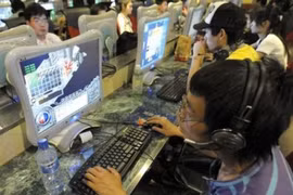 Game thủ Trung Quốc mạnh tay thuê nữ đồng hành để bớt cô đơn