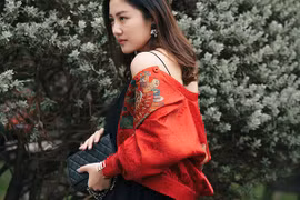 Văn Mai Hương sành điệu xuống phố ngày cận Tết