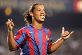 Ronaldinho đã lựa chọn được truyền nhân