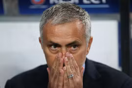 Mourinho "khóc thầm"