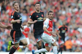 Schweinsteiger bị cầu thủ của Arsenal đối xử "như một con vật"