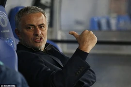 Bị quay lén, Mourinho xô xát với cậu bé mới 14 tuổi