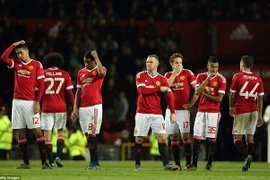 Tại sao thất bại của M.U tại Capital One Cup khiến người Anh lo lắng