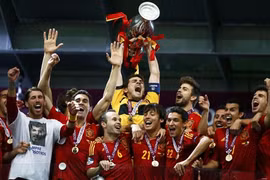 Hủy diệt Italia 4-0, Tây Ban Nha tiếp tục thống trị châu Âu