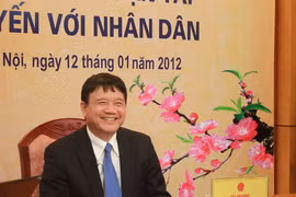 Bộ trưởng Đinh La Thăng trả lời hàng ngàn câu hỏi “nóng“ của người dân