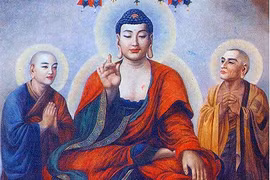 Chuẩn bị tôn tượng Phật Thích Ca và hai đại đệ tử