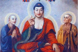 Chuẩn bị tôn tượng Phật Thích Ca và hai đại đệ tử