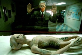 Phát hiện 200 xác ướp dị dạng của người ngoài hành tinh?