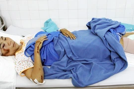 Nghịch lý phải trả bằng máu và nước mắt