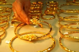 Mùng 6 Tết, giá vàng vọt lên 46,2 triệu đồng/lượng