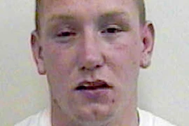 Ngồi tù vì nhắn tin kích động nổi loạn bằng điện thoại BlackBerry