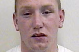 Ngồi tù vì nhắn tin kích động nổi loạn bằng điện thoại BlackBerry