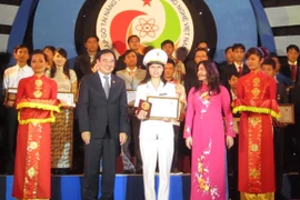 Tôn vinh các nhà khoa học trẻ dấn thân vì đất nước