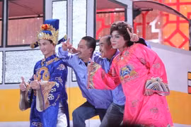 Táo quân VTV 2012: Hả hê nhưng vẫn còn "thô" quá