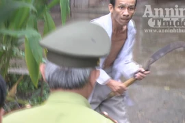 Trùm buôn gỗ lậu giả tâm thần chém kiểm lâm 