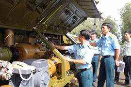 Nghiệm thu kết quả sửa chữa bộ khí tài tên lửa C75M