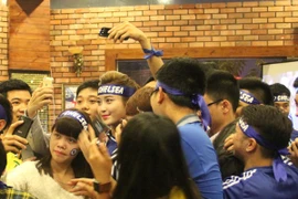 Á hậu Huyền My “đại náo” buổi sinh nhật CLB Chelsea