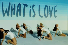 Hồ Ngọc Hà "nhá hàng" hình ảnh cho ca khúc tự sáng tác 