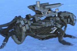 Nga phát triển rô-bốt 4 chân, phóng được tên lửa chống tăng