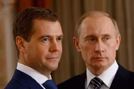 Tổng thống Putin, Thủ tướng Medvedev kiếm được bao nhiêu tiền trong năm 2015?