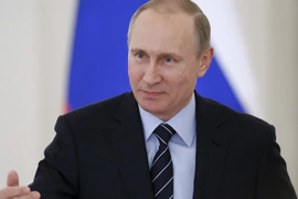 Tổng thống Putin trổ tài phiên dịch tiếng Đức