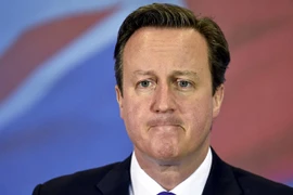 Thủ tướng Anh thừa nhận hưởng lợi từ công ty nước ngoài của cha