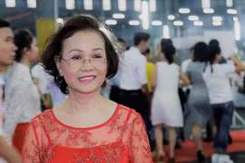 "Nữ sinh hoa khôi trường Luật TP.HCM" và câu chuyện cổ tích 40 năm khiến nhiều người ứa nước mắt