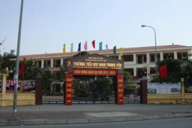 Chủ tịch UBND TP Hà Nội yêu cầu đình chỉ Hiệu trưởng tiểu học Nam Trung Yên: Phòng GD-ĐT Cầu Giấy nói gì?