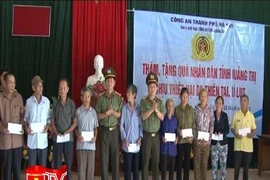 CATP Hà Nội trao tặng đồng bào vùng lũ 5.6 tỷ đồng