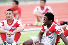 VPF cấm các "con nợ" dự V-League 2014 !?