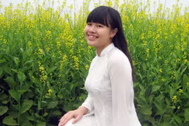 Cô sinh viên khiếm thị chế tạo máy đếm tiền phát ra tiếng nói