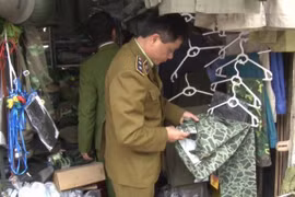 Phát hiện 6 cơ sở kinh doanh quân trang, quân dụng trái phép