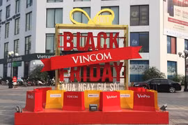 Đến Vincom trong Ngày Black Friday nhận số 6 vàng may mắn