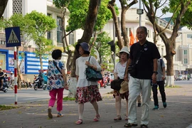 Thu từ nguồn nào?