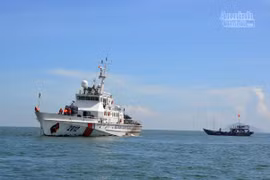 Cảnh sát biển cứu nạn tàu gặp sự cố trôi dạt trên biển