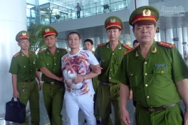 Bắt Hùng "lô" - đối tượng bắn chết người tại quán Sỹ Vịt rồi trốn sang Trung Quốc