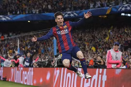 Barcelona 3-0 Bayern Munich: Ngả mũ trước Messi!