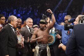 Mayweather ngạo nghễ thách Pacquiao tái đấu