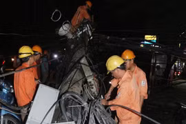 Hơn 1.700 hộ dân bị mất điện do mưa lớn