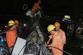 Hơn 1.700 hộ dân bị mất điện do mưa lớn