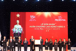 Prudential Việt Nam đón nhận Huân chương Lao động hạng Nhì