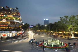 Hà Nội đa sắc màu đón xuân Bính Thân